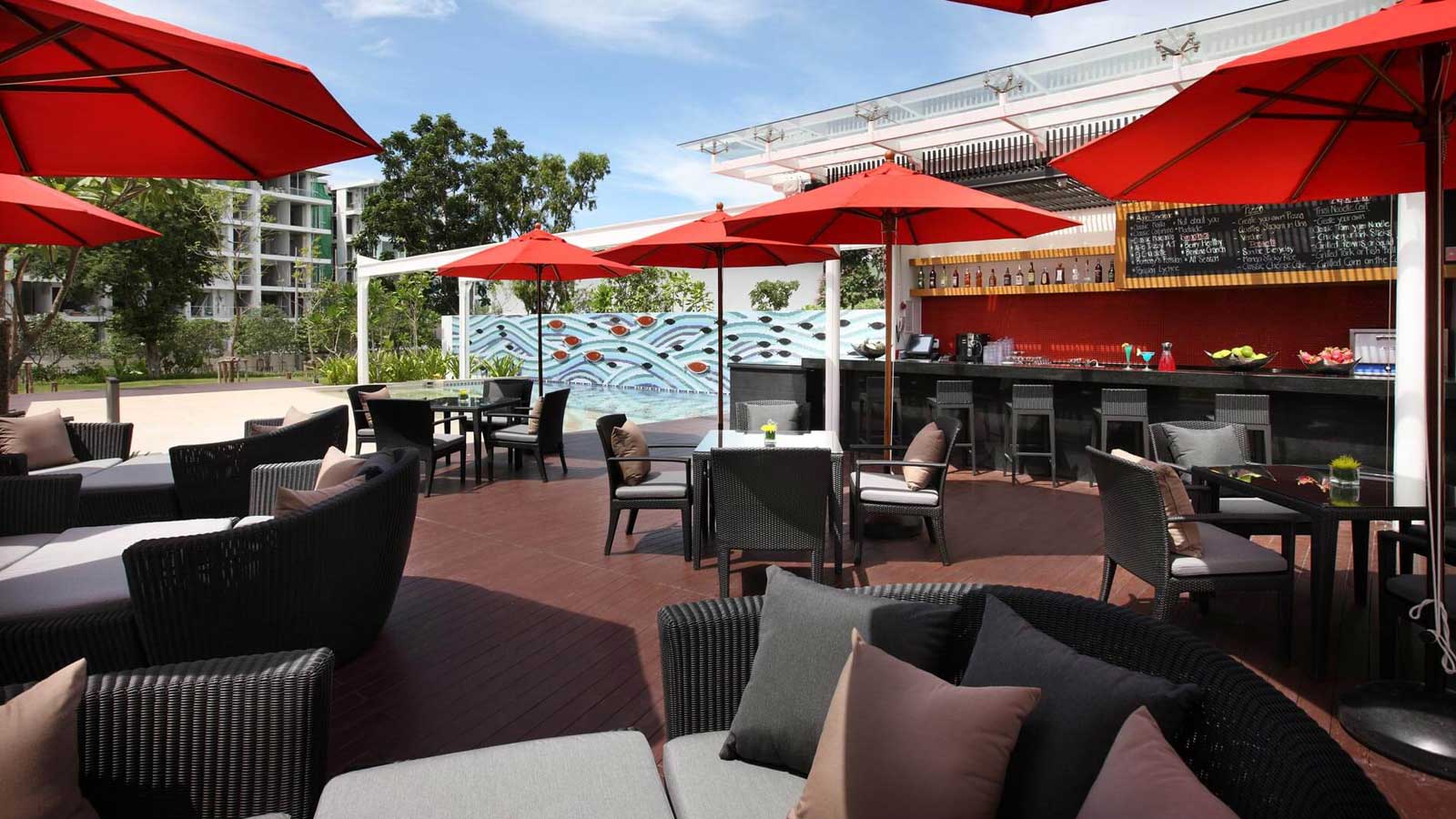 Aqua Pool Bar